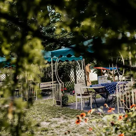 여관 Dwor Moscibrody