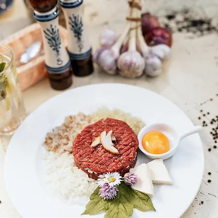 Dwór Mościbrody Inn *