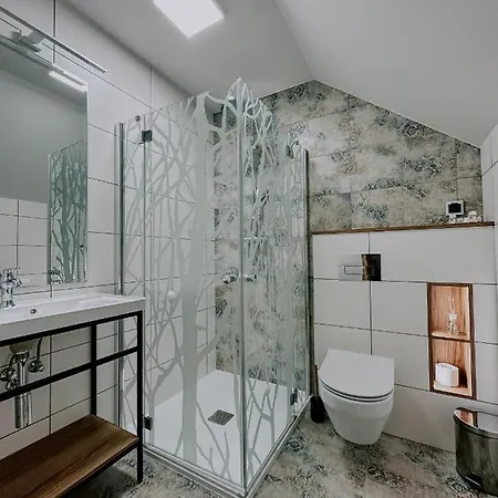 여관 Dwor Moscibrody 시에들체