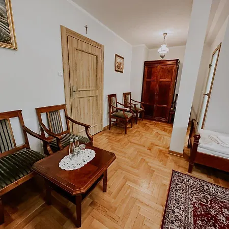 Dwor Moscibrody * 시에들체