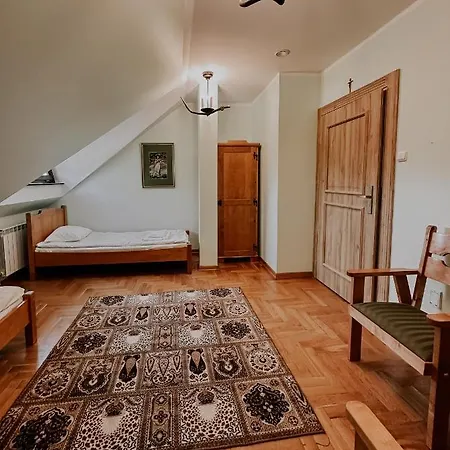 Dwor Moscibrody * 시에들체