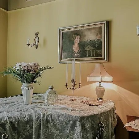 Dwor Moscibrody 시에들체