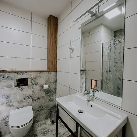 Dwor Moscibrody 여관 시에들체