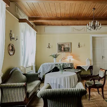 Dwor Moscibrody 여관