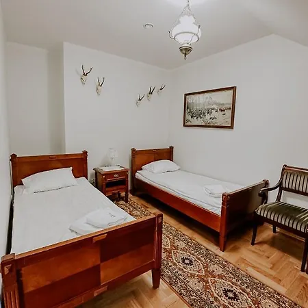 여관 Dwor Moscibrody