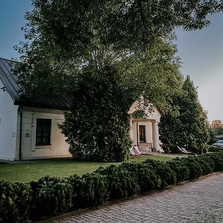 여관 Dwor Moscibrody 시에들체