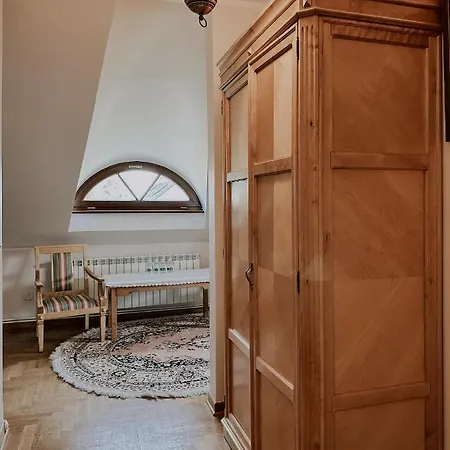 Dwor Moscibrody 여관 시에들체